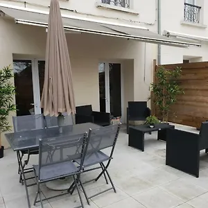 appartement-cosy-avec-terrasse-au-calme.fr-paris.fr/